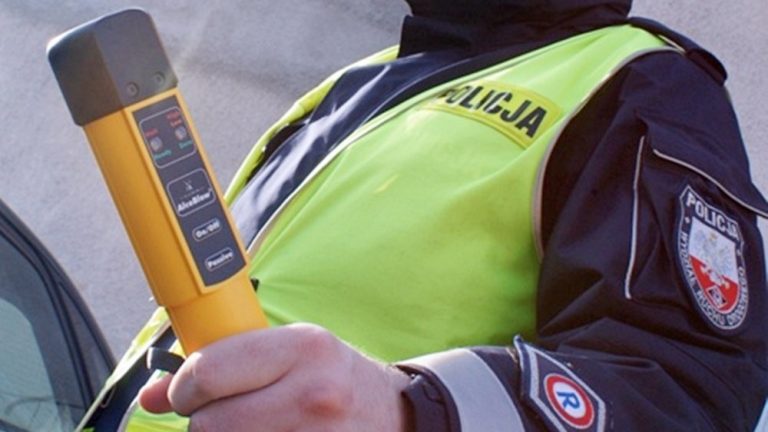 Pijany i bez uprawnień
