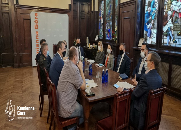 Spotkanie na szczycie wokół pomocy dla pogrążonej w wojnie Ukrainy.