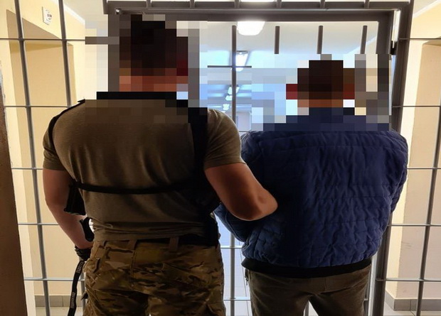 Zatrzymany za posiadanie amunicji i narkotyków.