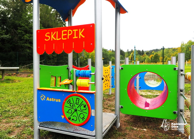 Kolejny plac zabaw