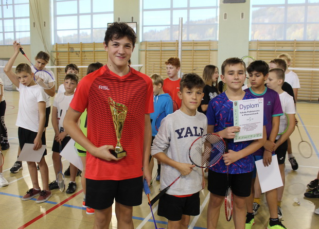 Finał powiatowy w badmintonie dziewcząt i chłopców