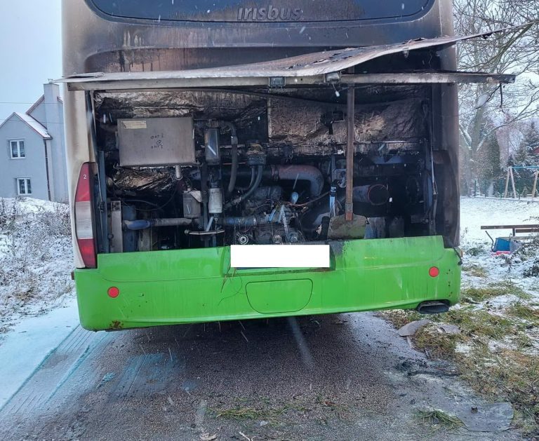Płonący autobus